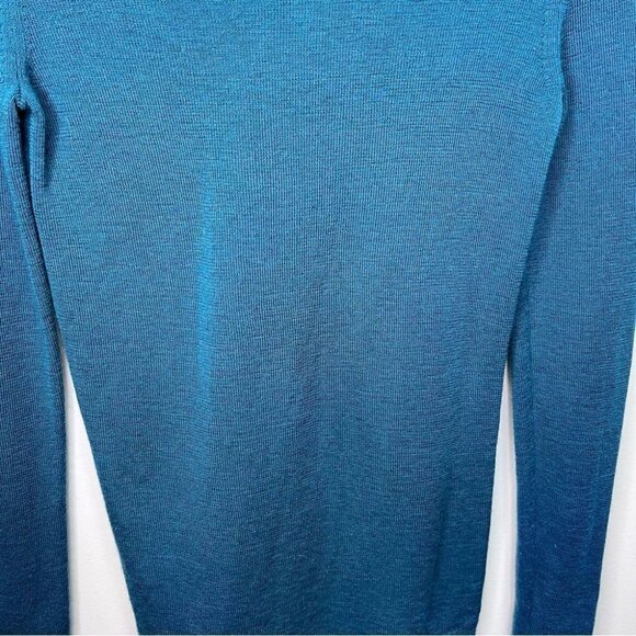 BANANA Republic Merino Wool Vneck Long  Sleeve Sweater Size Medium - Picture 6 of 9